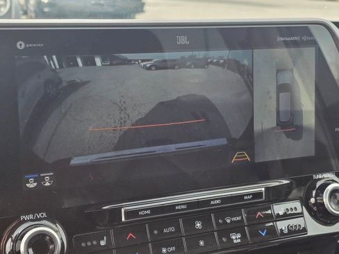 Used 2021 Toyota Highlander Limited image 18