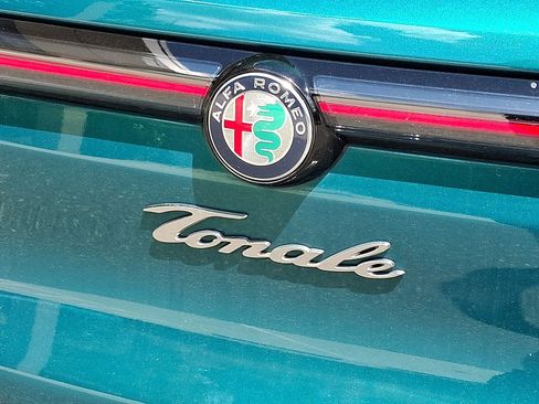 Used 2024 Alfa Romeo Tonale Veloce AWD/4WD image 24