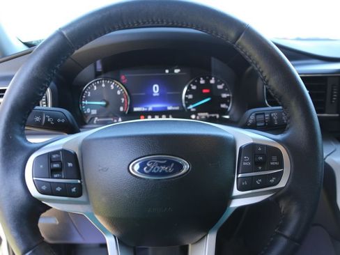 Used 2024 Ford Explorer XLT w/ Equipment Group 202A RWD image 11