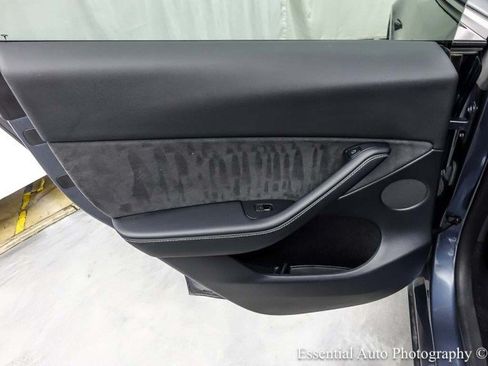 Used 2023 Tesla Model Y Long Range AWD/4WD image 37