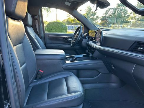 Used 2025 Chevrolet Tahoe LT AWD/4WD image 15