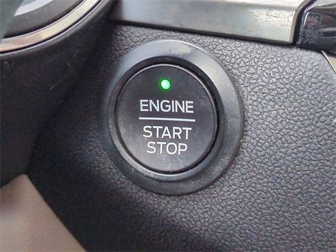 Used 2021 Ford Escape Titanium image 28