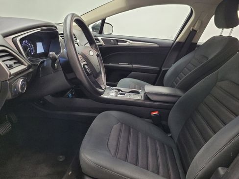 Used 2019 Ford Fusion SE FWD image 17