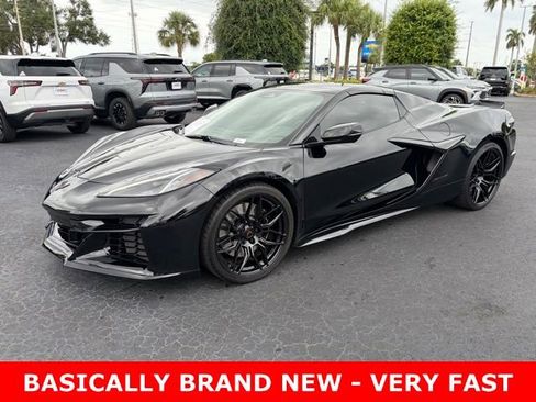 Used 2025 Chevrolet Corvette Z06 RWD image 3