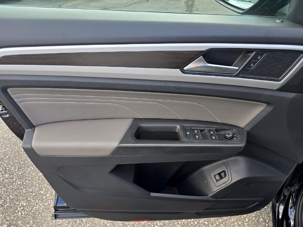 Used 2023 Volkswagen Atlas SE FWD image 7