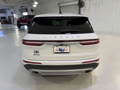 Used 2023 Lincoln Corsair FWD image 4