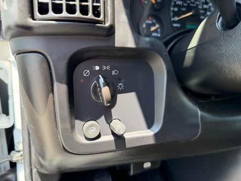 Used 2007 Chevrolet Express 3500 RWD image 28