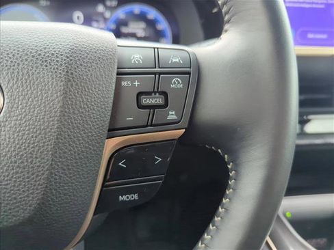 Certified 2025 Toyota Crown Signia XLE image 17