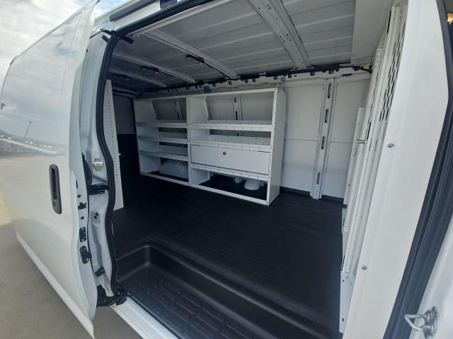New 2026 Chevrolet Express 2500 Extended w/ Communications Package RWD image 24