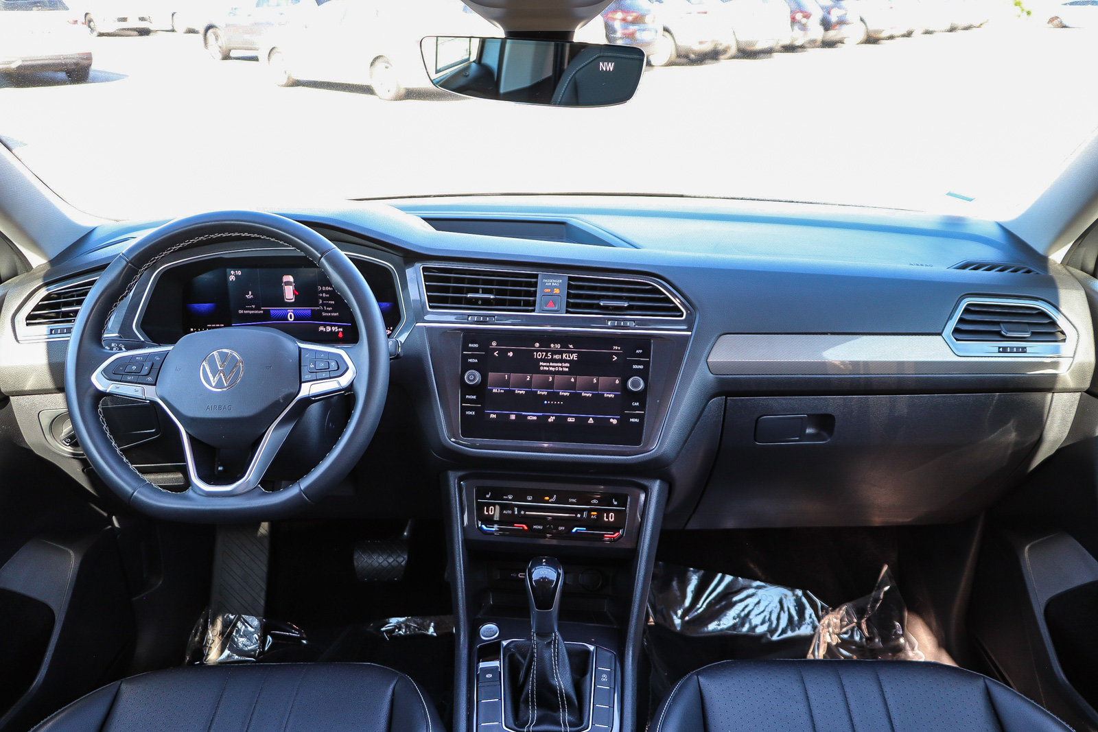 Used 2023 Volkswagen Tiguan SE FWD image 13