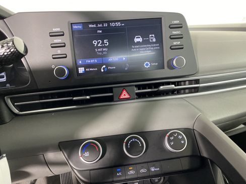 Used 2021 Hyundai Elantra SE FWD image 27