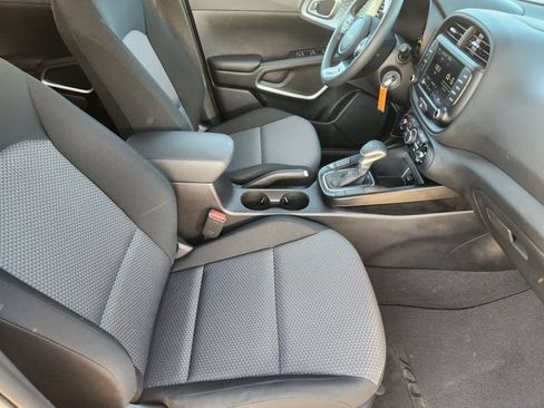 Certified 2025 Kia Soul LX w/ LX Technology Package FWD image 14