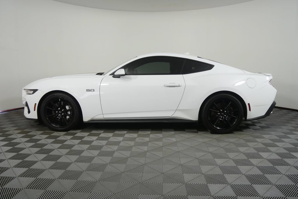 Used 2024 Ford Mustang GT Premium RWD image 2