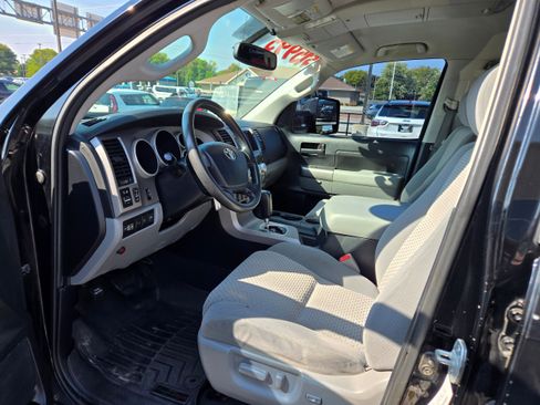 Used 2012 Toyota Tundra 4x4 Double Cab image 4