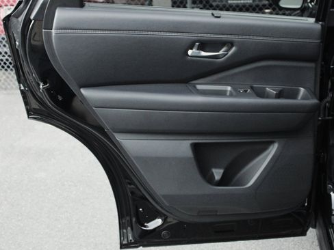 Certified 2023 Nissan Pathfinder Platinum image 17