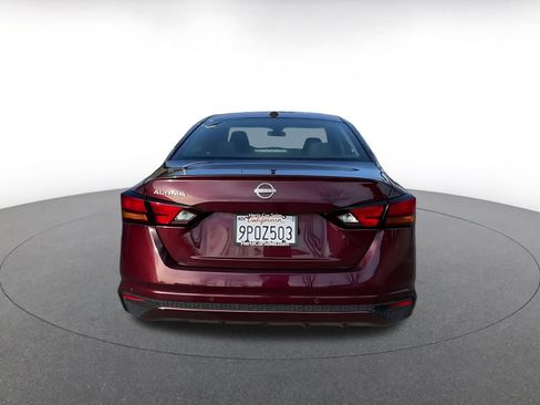 Used 2025 Nissan Altima 2.5 SV image 12