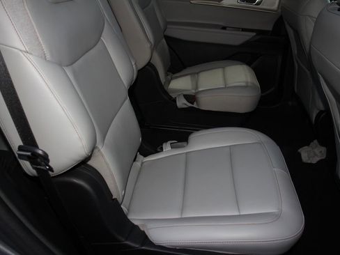 Certified 2025 Ford Explorer Active w/ Active Comfort Package RWD image 26