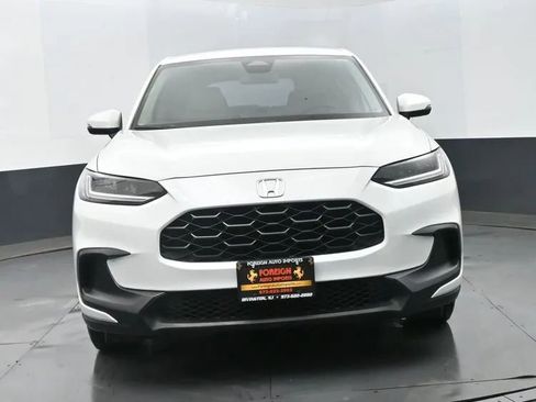 Used 2025 Honda HR-V LX image 3