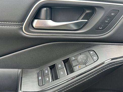 New 2026 Nissan Rogue Platinum w/ Tech Package image 8