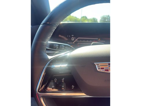 Used 2025 Cadillac Escalade Sport w/ Touring Package AWD/4WD image 29