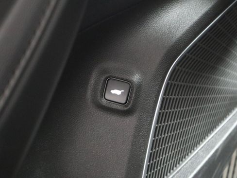 Used 2022 Acura MDX SH-AWD image 40