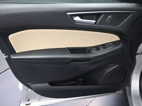 Used 2019 Ford Edge SE AWD/4WD image 9