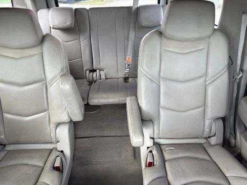 Used 2020 Cadillac Escalade Luxury w/ LPO, Radiant Package AWD/4WD image 24