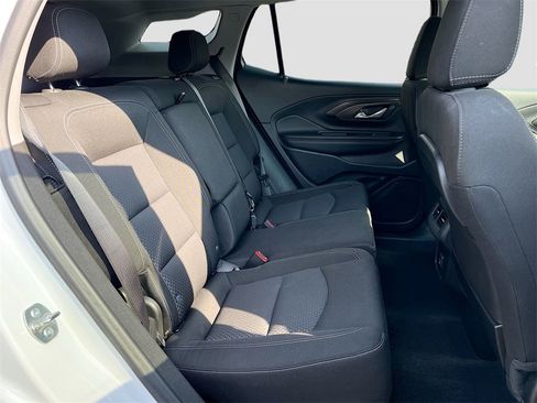 Used 2024 GMC Terrain SLE image 30