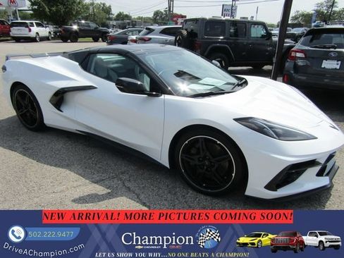 Used 2023 Chevrolet Corvette Stingray Premium Conv w/ Z51 Performance Package RWD image 3
