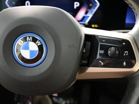 Used 2024 BMW iX xDrive50 w/ Premium Package AWD/4WD image 29