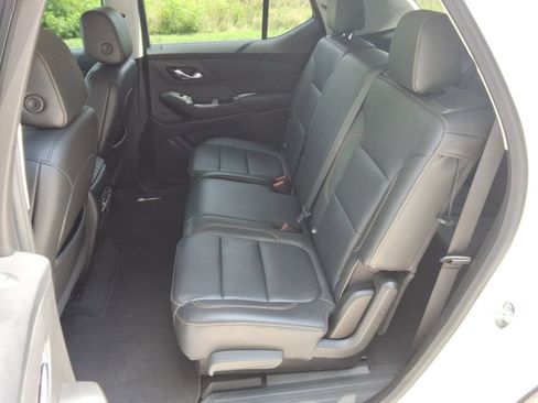 Used 2021 Chevrolet Traverse LT w/ LT Premium Package AWD/4WD image 29