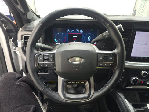 Used 2025 Ford F250 Platinum image 10