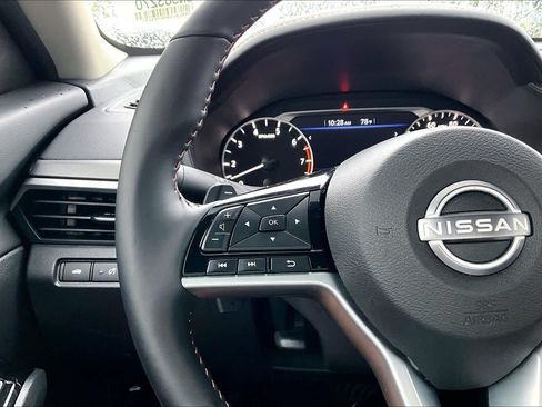Certified 2025 Nissan Altima 2.5 SR FWD image 23