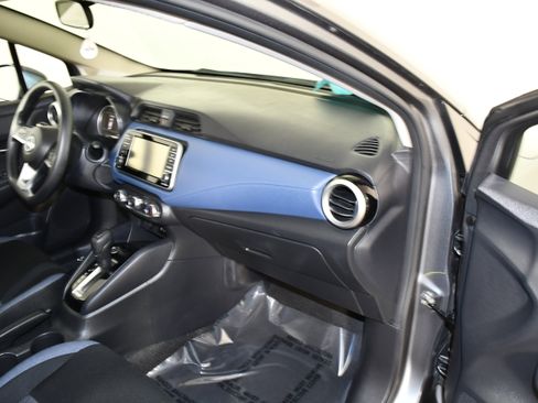 Used 2025 Nissan Versa SV FWD image 38