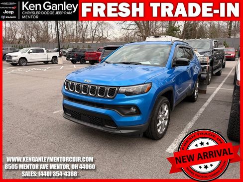 Used 2024 Jeep Compass Latitude image 3