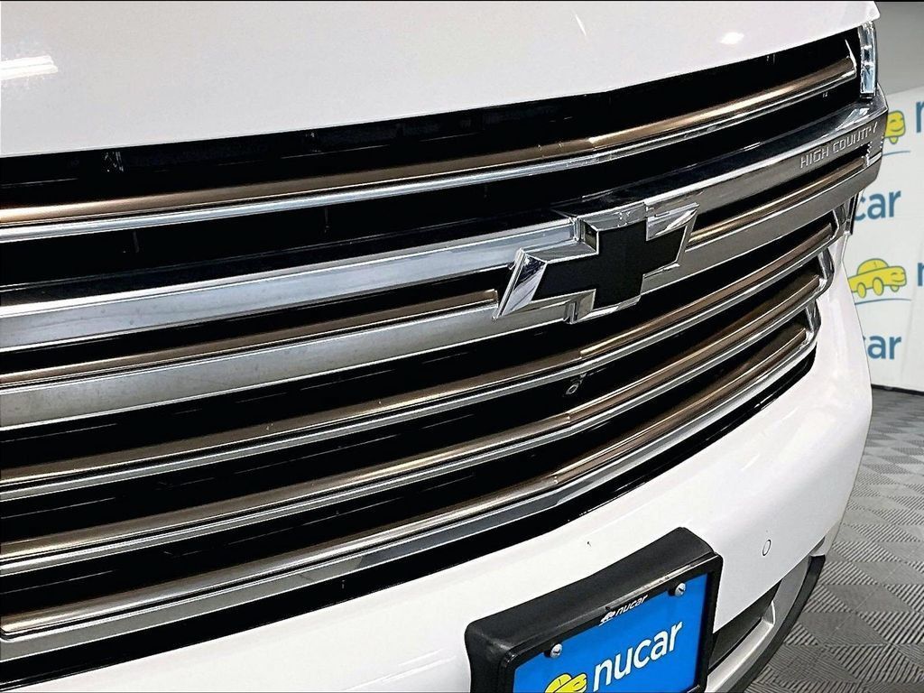 Used 2024 Chevrolet Tahoe High Country w/ Premium Package 2 AWD/4WD image 33