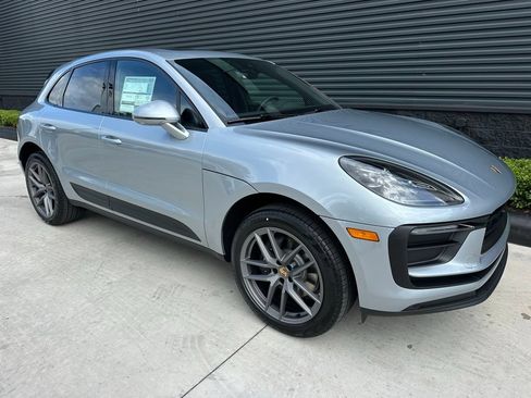 Used 2026 Porsche Macan AWD/4WD image 11