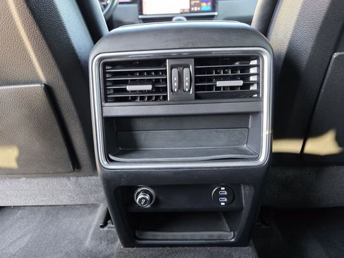 Used 2021 Porsche Cayenne Coupe image 31