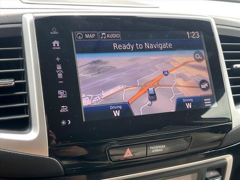 Certified 2018 Honda Pilot Touring image 12