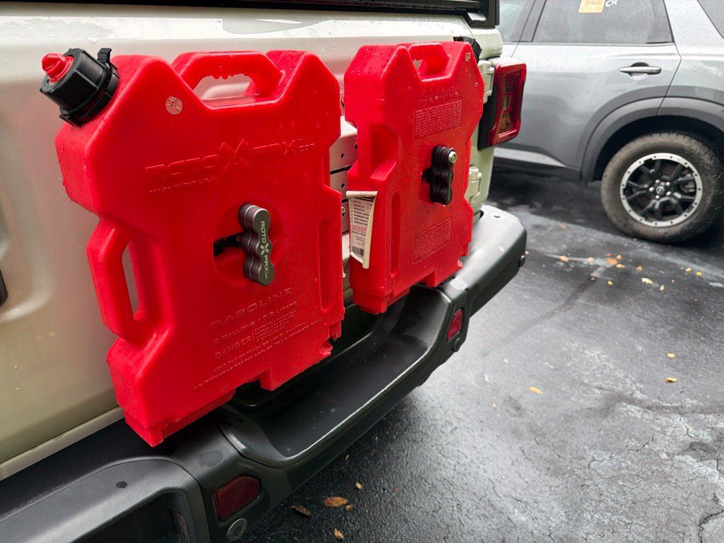 Used 2021 Jeep Wrangler Unlimited Rubicon AWD/4WD image 10
