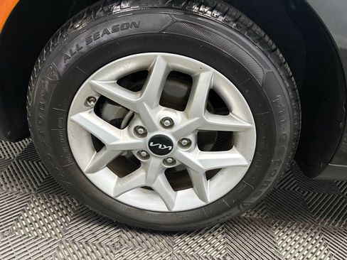 Used 2023 Kia Soul LX w/ LX Technology Package FWD image 48