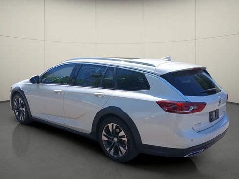 Used 2018 Buick Regal Preferred w/ Driver Confidence Package #1 AWD/4WD image 5