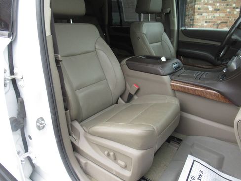 Used 2018 Chevrolet Tahoe Premier AWD/4WD image 6