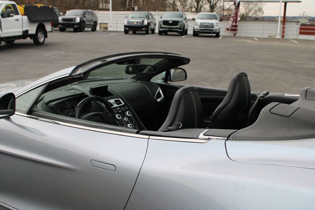 Used 2014 Aston Martin Vanquish Volante RWD image 17
