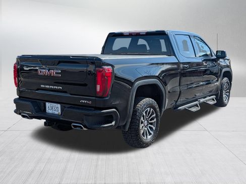 Used 2022 GMC Sierra 1500 AT4 w/ Technology Package AWD/4WD image 5