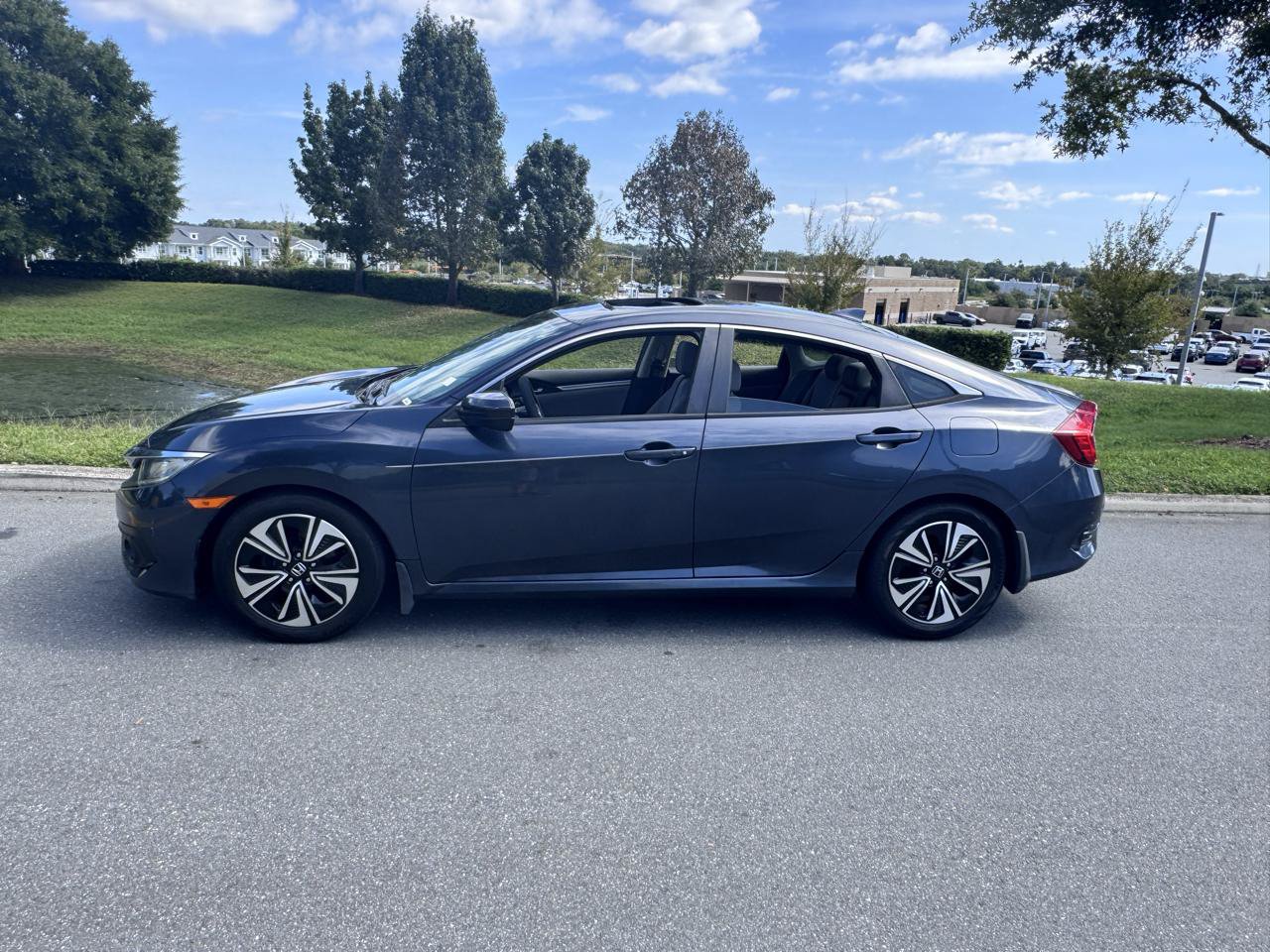 Used 2017 Honda Civic EX-T image 6