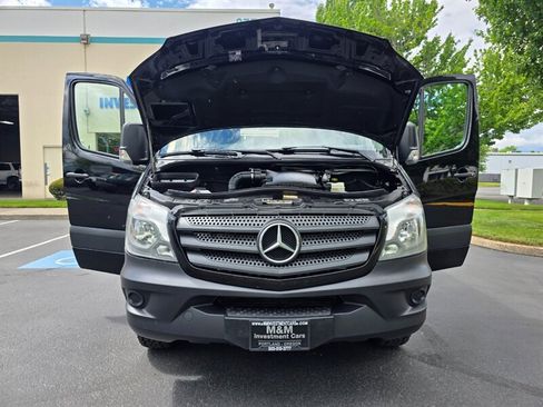Used 2016 Mercedes-Benz Sprinter 2500 image 29