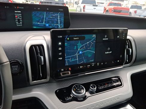 New 2025 Ford Expedition Max Active image 16