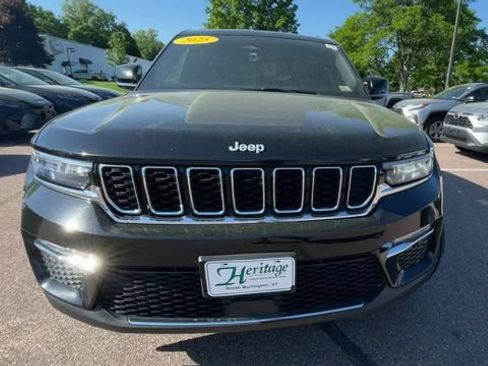 Used 2025 Jeep Grand Cherokee Limited AWD/4WD image 7