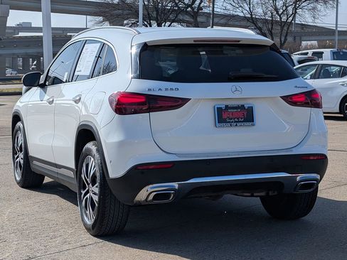 Used 2025 Mercedes-Benz GLA 250 4MATIC image 4